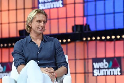 revolut-eyes-$65b-valuation:-will-it-step-up-its-cfds-push?